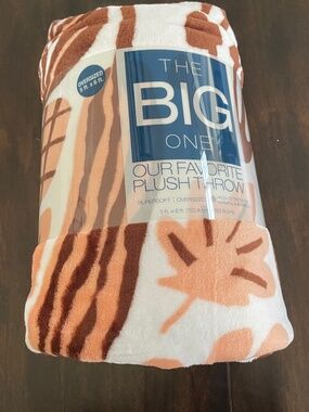 NEW The Big One Throw Fall Icons Oversized Plush Throw
